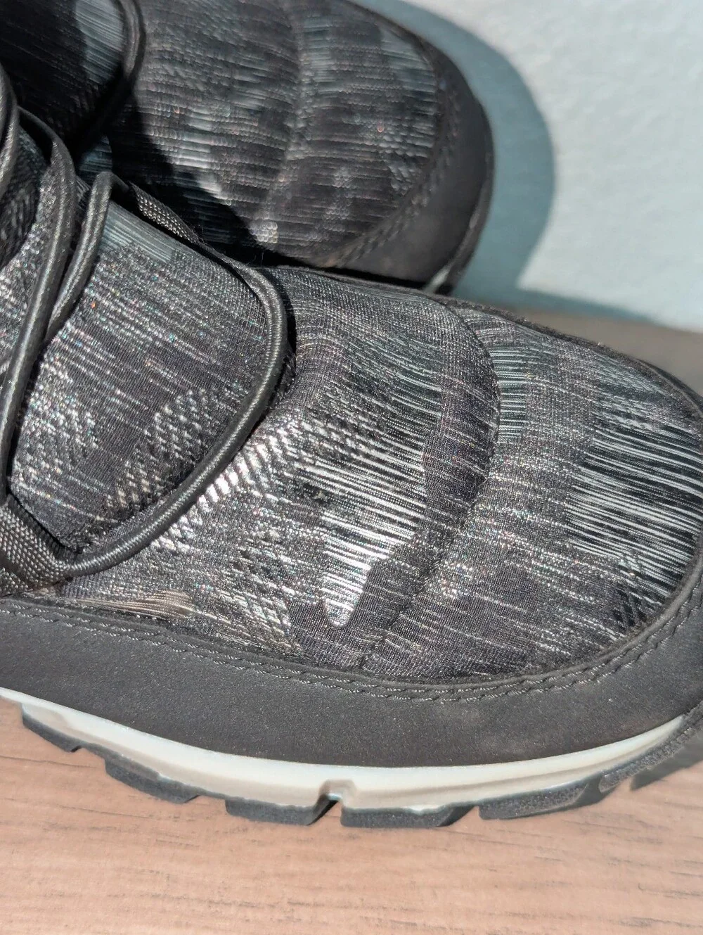 HOBIBEAR Kids Snow Boots AW3771 Black Gray Camo Size 39  US Big Kids Size 6.5 -7